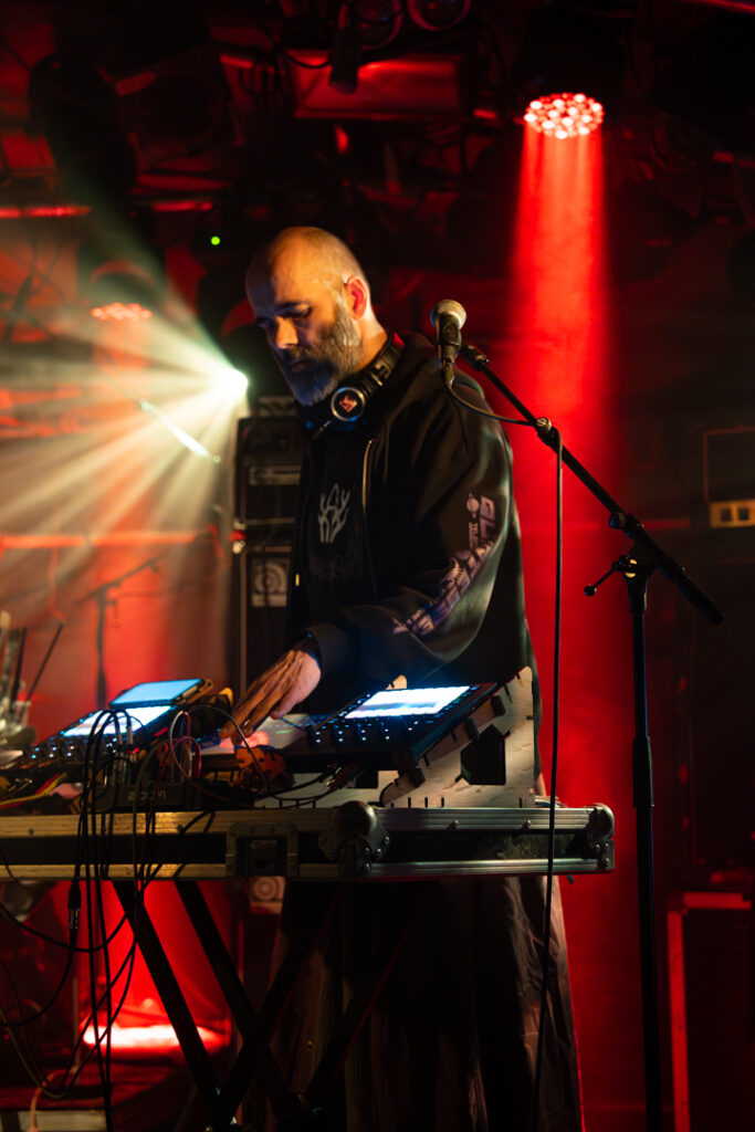 Photo by Julian Mendy
